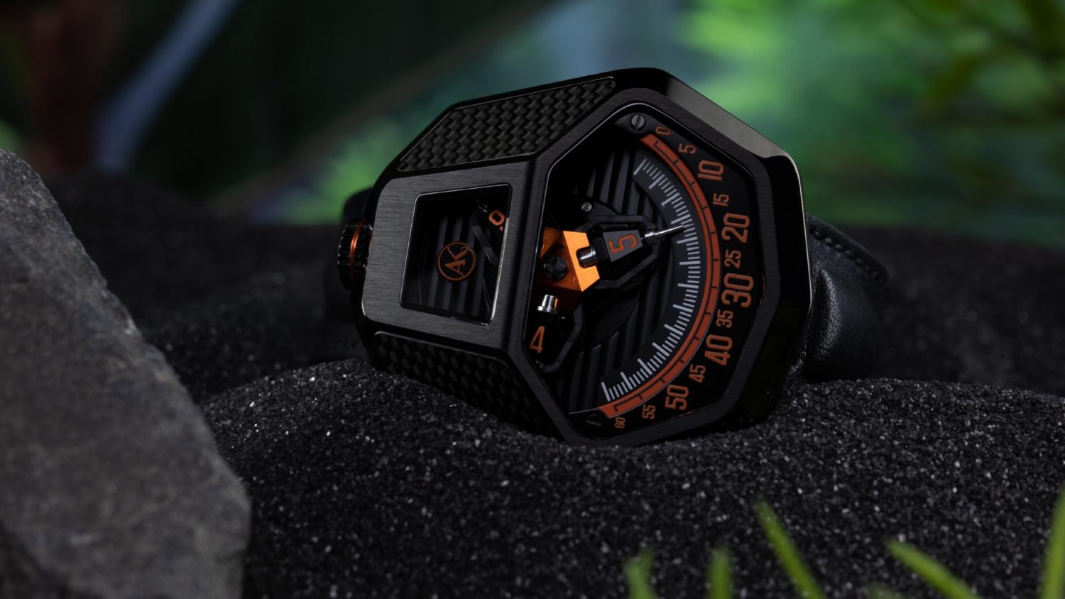 La série de montres Cobra s'inspire du cobra, le roi des serpents. – ©Atowak