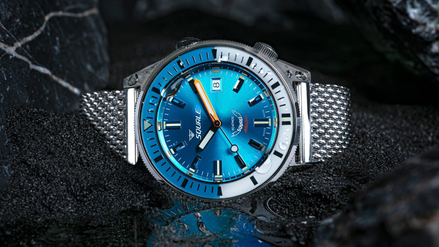 The Matic is the most sought-after collection for underwater enthusiasts, not only for the functionality of the product but also for the cutting-edge production techniques, guaranteed to meet needs of even the most demanding divers. To retain water resistance up to 60 atmospheres, the watch is equipped with a double-domed sapphire crystal that allows for better performance. 
Despite the curvature, legibility is always perfect from any angle, thanks to the anti-reflective coating.